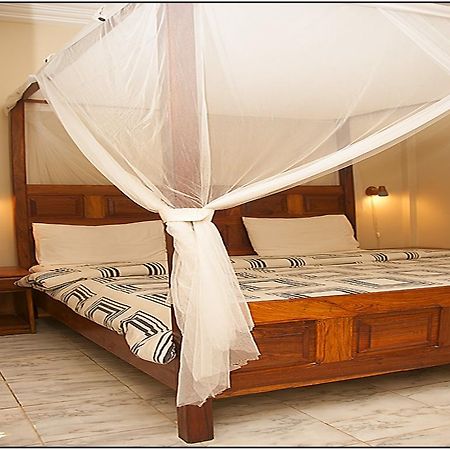 Seaview Gardens Hotel Kololi Exterior photo